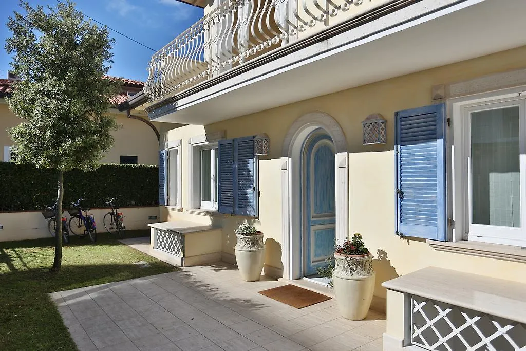 Le Camere Del Soleado Marina di Pietrasanta Guest house