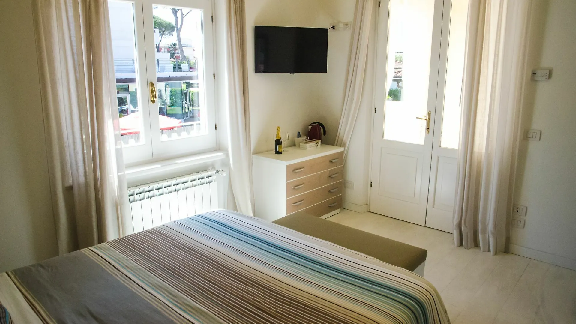 *** Guest house Le Camere Del Soleado Marina di Pietrasanta Italy